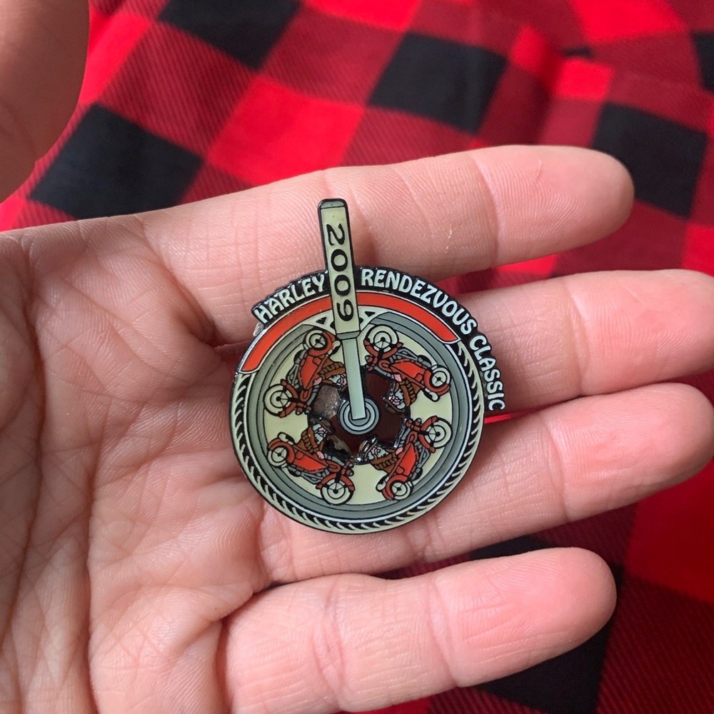 Harley Rendezvous 2009 biker pin/brooch